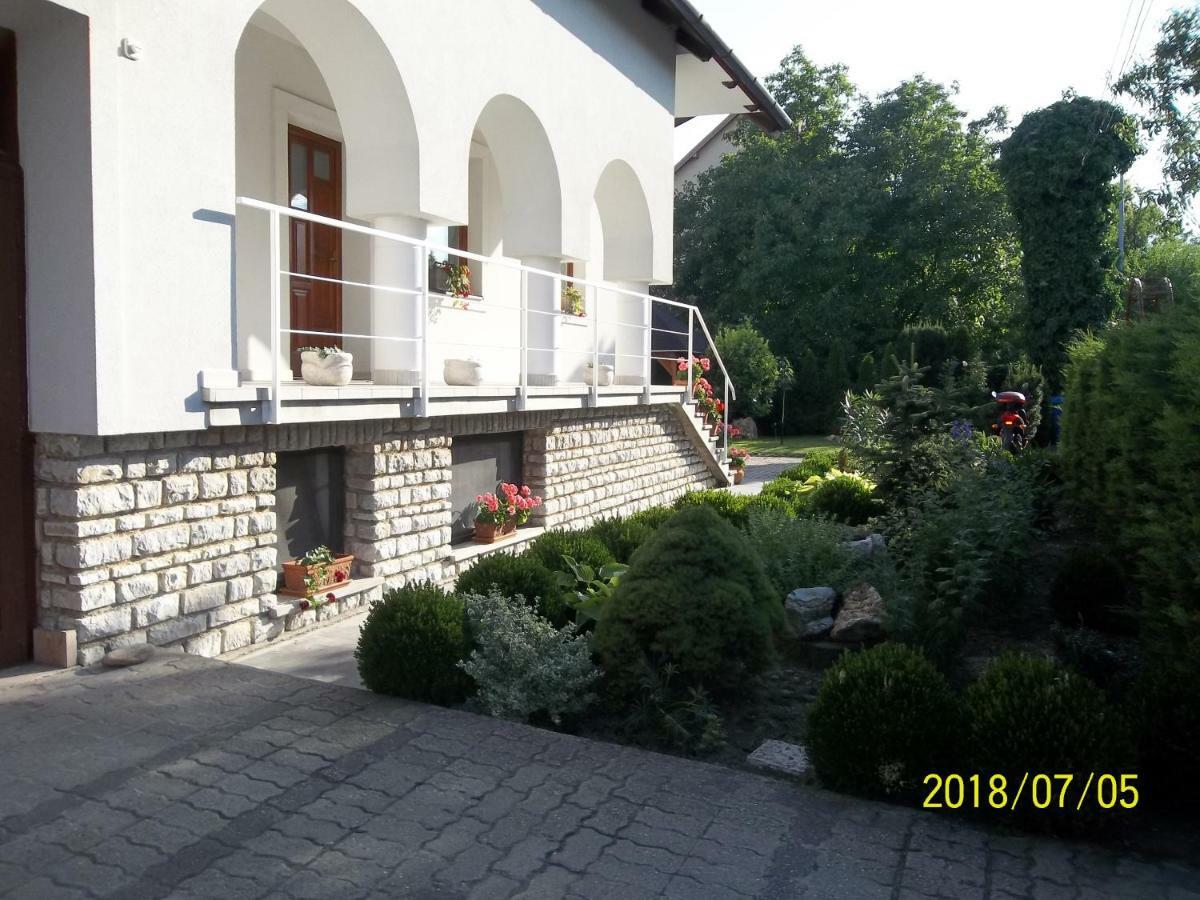 Viragos Vendeghaz Balatonfuered Apartment Exterior foto