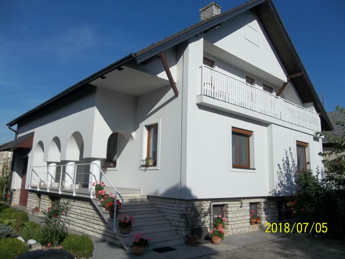 Viragos Vendeghaz Balatonfuered Apartment Exterior foto